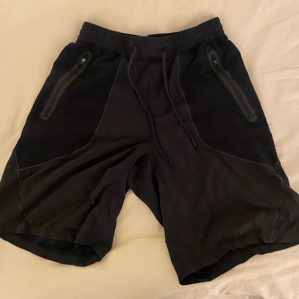 Lulu lemon mens shorts 7”